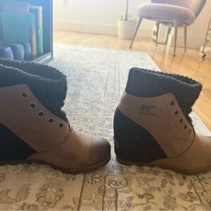 Sorel Women's Black and Brown Wedge Boots